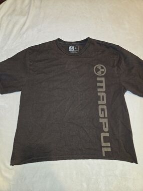 Magpul Men' Short-Sleeve Crewneck Tee in Charcoal Brown